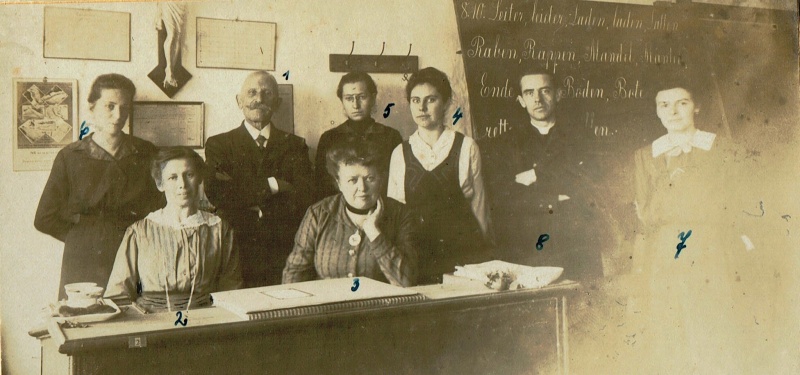 Datei:1920 Schulleiter.jpg
